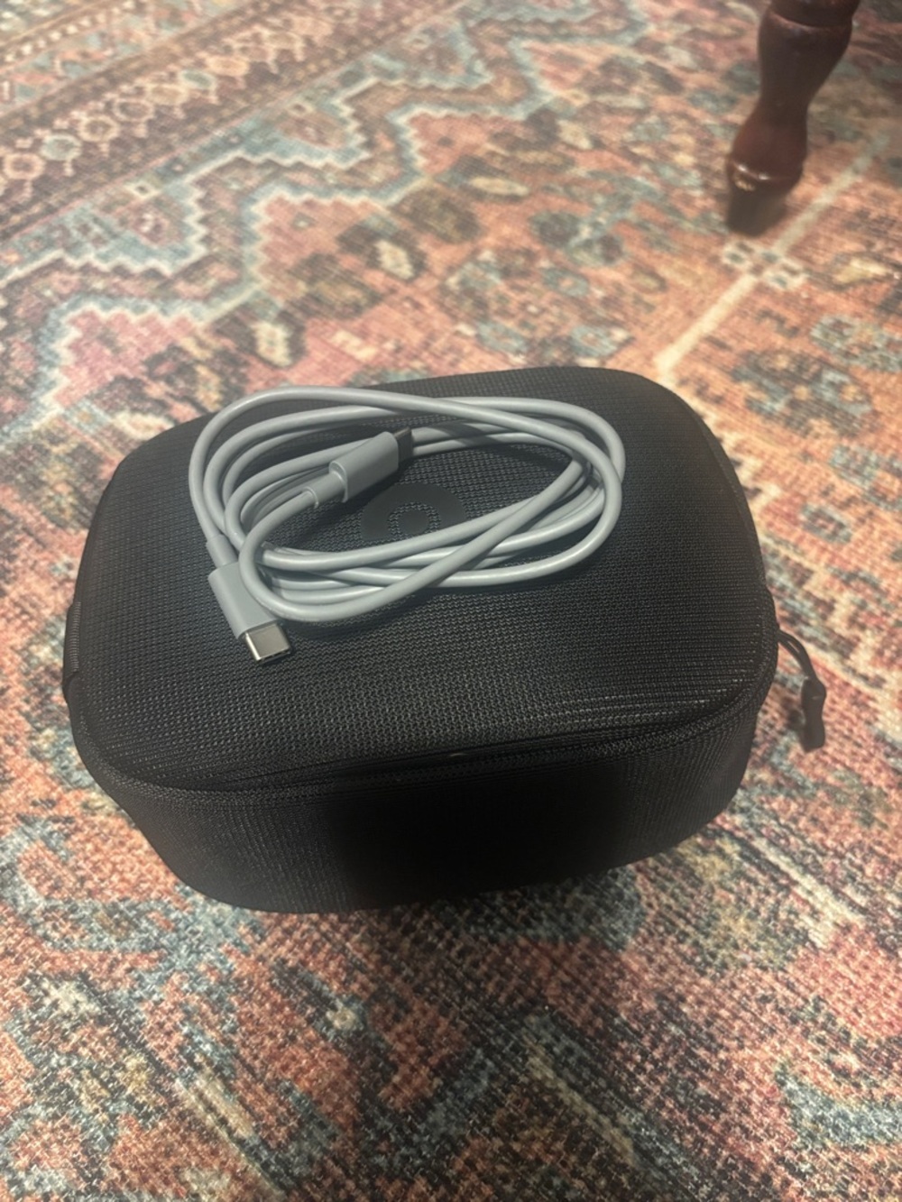 Beats Solo 4 Wireless Over-Ear Headphones in Light Gray with Rose Gold Accents. - Picture 4 of 8